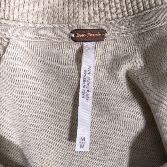 Free People Women’s Oversize Round Hem Top Size M - Picture 3 of 8